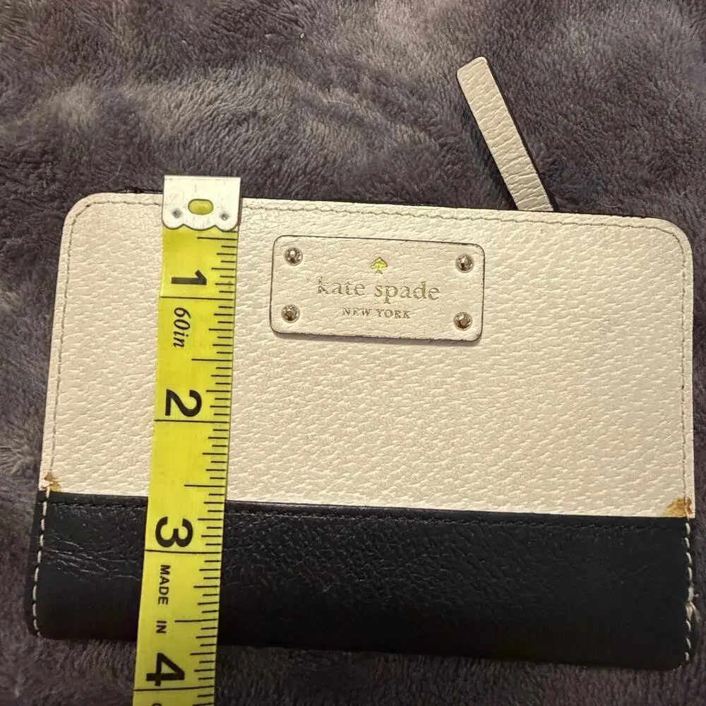 Kate Spade classic wallet trendy dressy lightweight neutral
